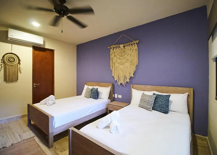 Apartment Luxury Poolside Gem With Pool, Jacuzzi & Gym *