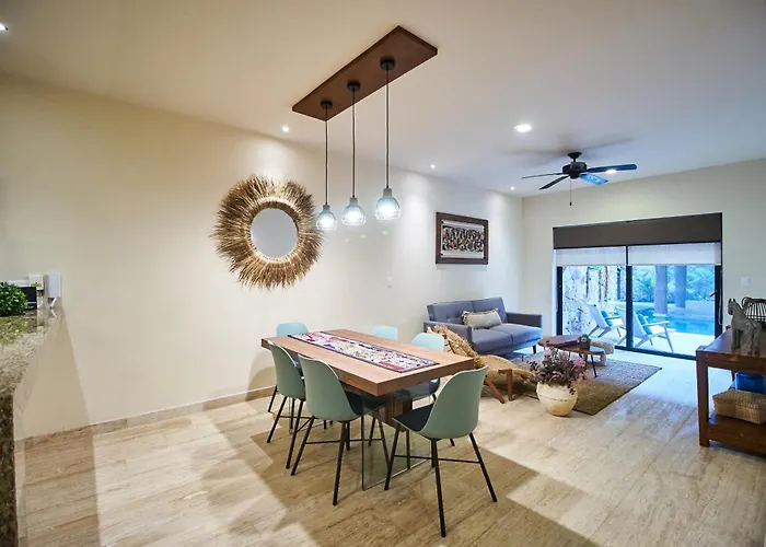 Luxury Poolside Gem With Pool, Jacuzzi & Gym Apartment Tulum